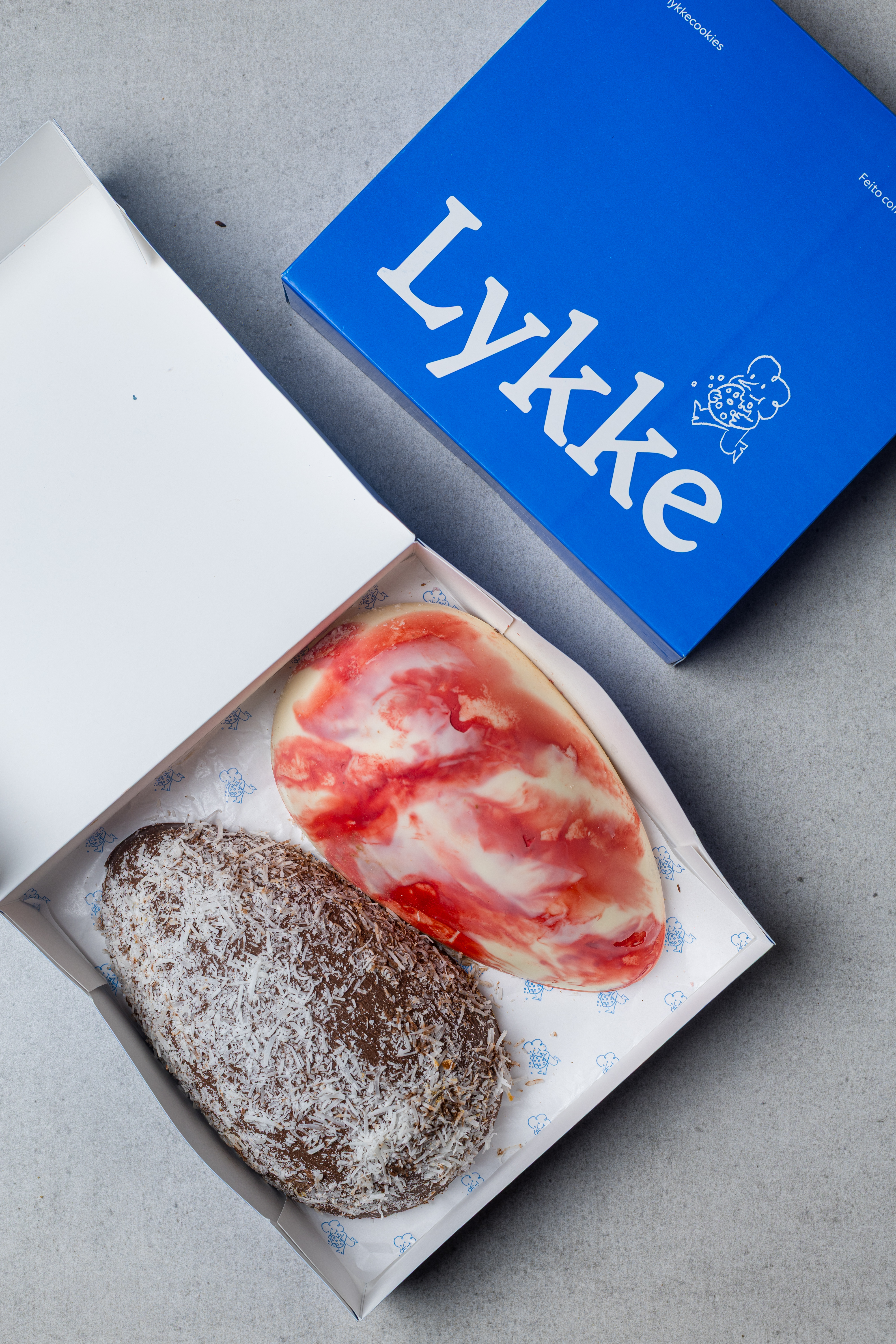 Caixa com 2 meio ovos